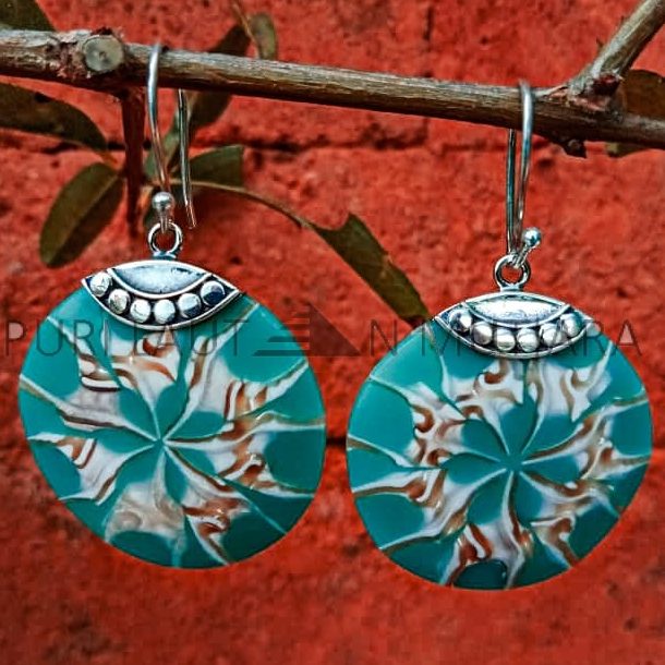 KA-ER005-Resin Shell With Silver Dotted Caps