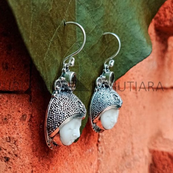 NY-MFER001-Bone Moonface Earring