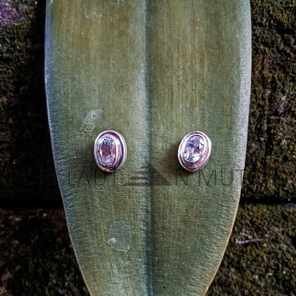 E307-Stud Earrings Double Bezel Oval