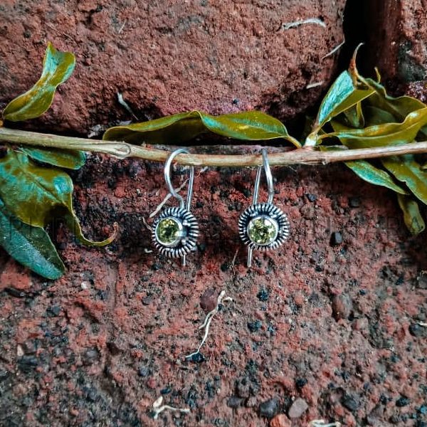 E555-Plain Bezel Coil Border Style