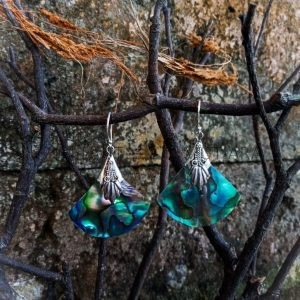 NY-ER131-Silver Dangling Earring With Abalone Fan Shape