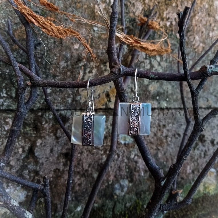 NY-ER143-Silver Earring With Square MOP