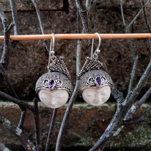 NY-MFER011-Bone Moonface Earring