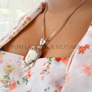 NY-MFPD020-Bone Moonface Pendant