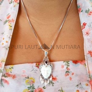 NY-MFPD020-Bone Moonface Pendant