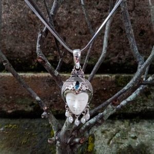 NY-MFPD020-Bone Moonface Pendant