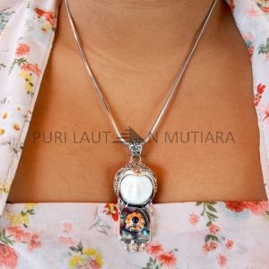 NY-MFPD021-Bone Moonface Pendant