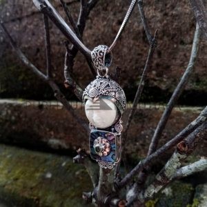 NY-MFPD021-Bone Moonface Pendant