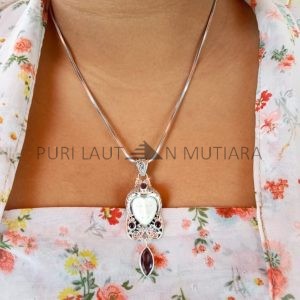 NY-MFPD023-Bone Moonface Pendant