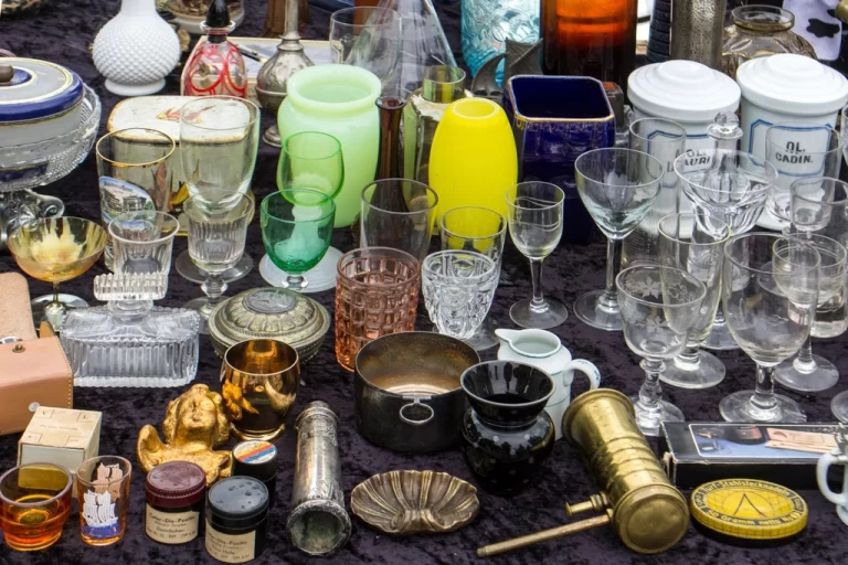 Free antique glassware flea market