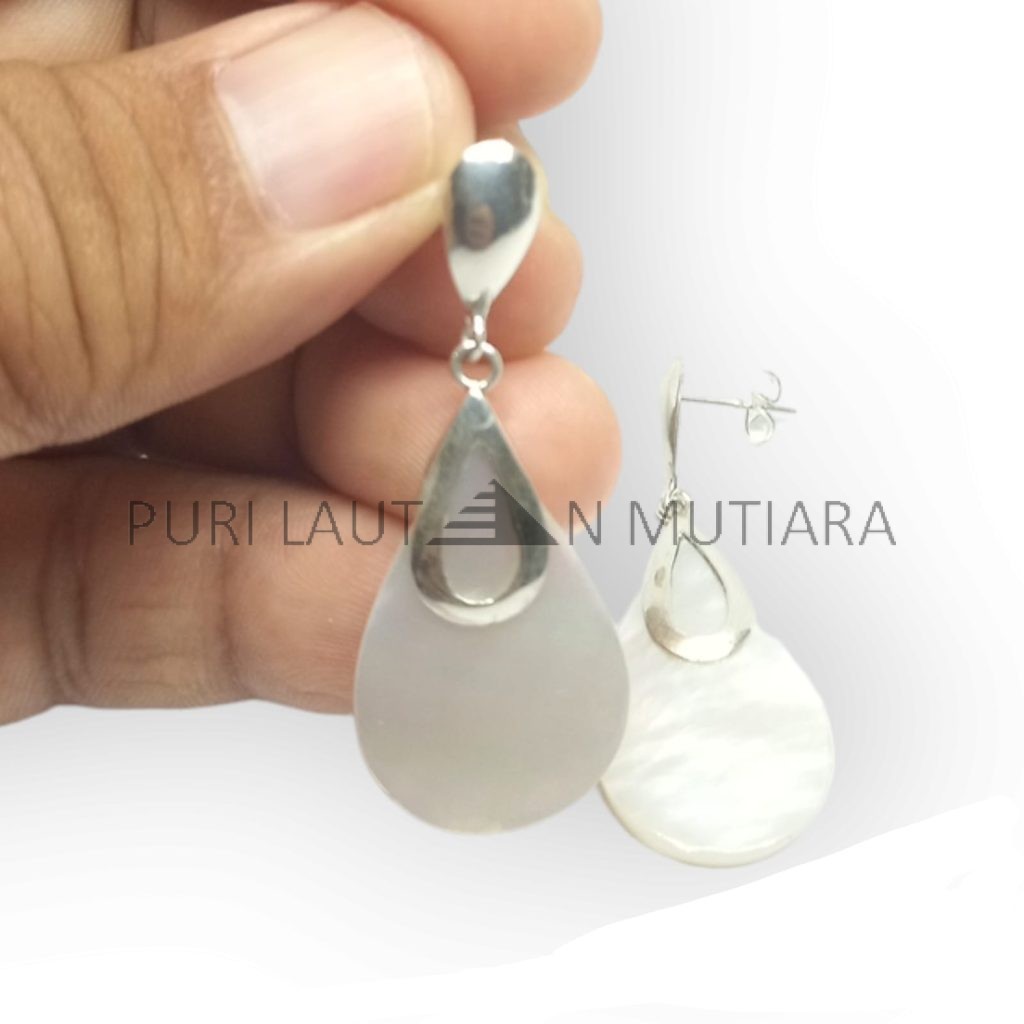 NY-ER153-Silver Stud Earring With MOP