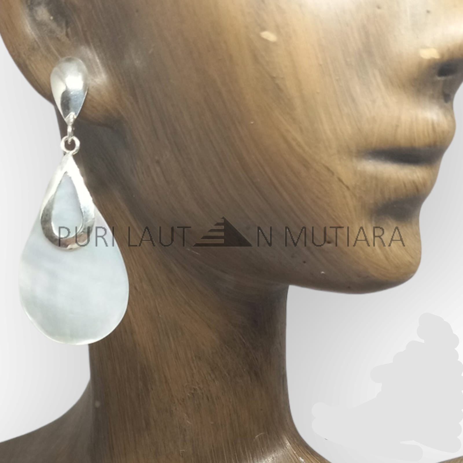 NY-ER153-Silver Stud Earring With MOP