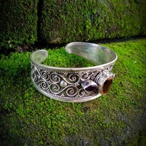 KH-GK002-Cuff Bracelet With Gemstone