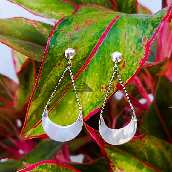 NY-ER157-Silver Stud Earring With MOP