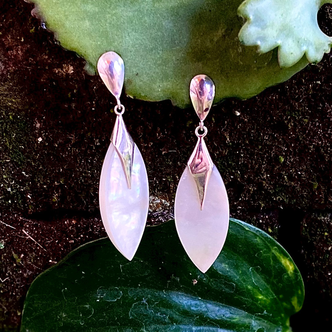 NY-ER163-Silver Dangling Earring With MOP