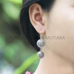 IER017-Double Disc Sterling Silver Dangle Earrings With Floral Motif