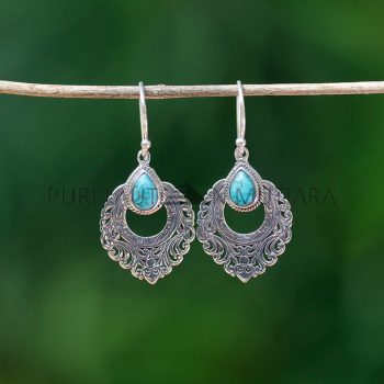 IER028 Balinese Dangling Earrings With Gemstone