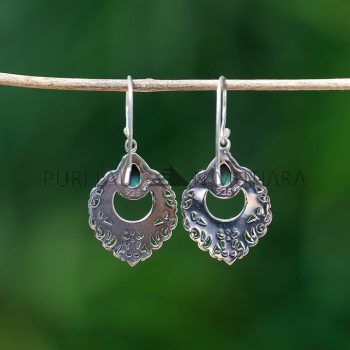 IER028 Balinese Dangling Earrings With Gemstone