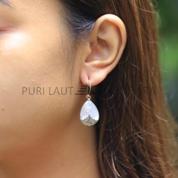 IER035-Sterling Silver Filigree Teardrop Earrings with Mother Of Pearl