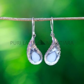 IER042-Sterling Silver Teardrop Leaf Motif With MOP