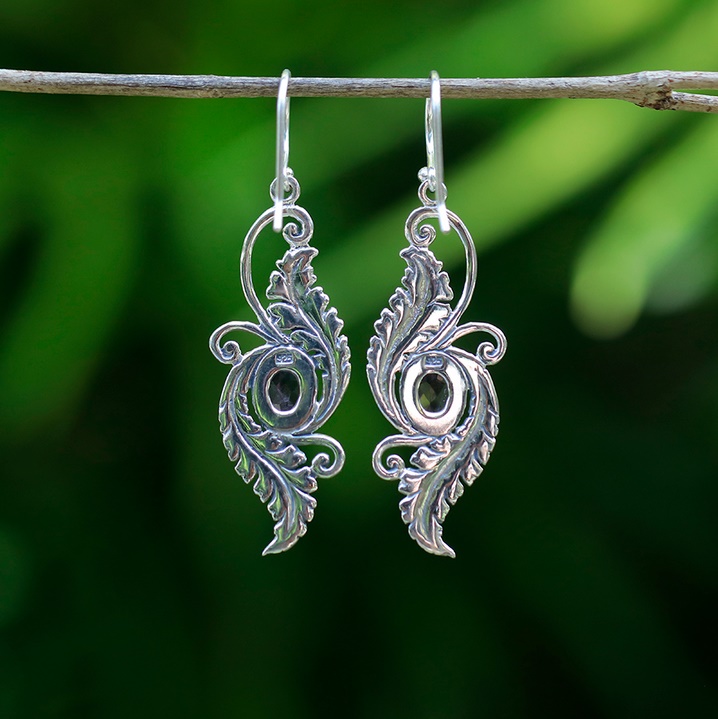 IER026-Bali Ornate Leaf Earrings With Gemstone