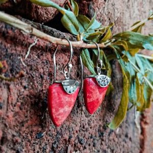 EA24205-Triangle Coral Earrings