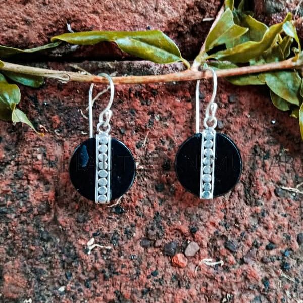 EA25442-Round Black Resin Earrings