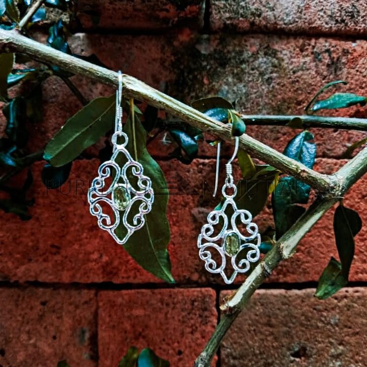 ER19006-Wire Pattern Design With Gemstone
