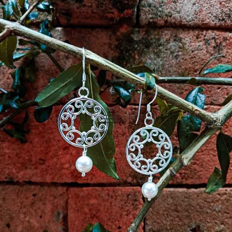 ER19022-Wire Ornate Design With Beads
