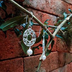 ER19022-Wire Ornate Design With Beads