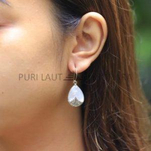 IER035-Sterling Silver Filigree Teardrop Earrings with Mother Of Pearl