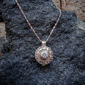 NY-BP005-Box Pendant With Gemstone