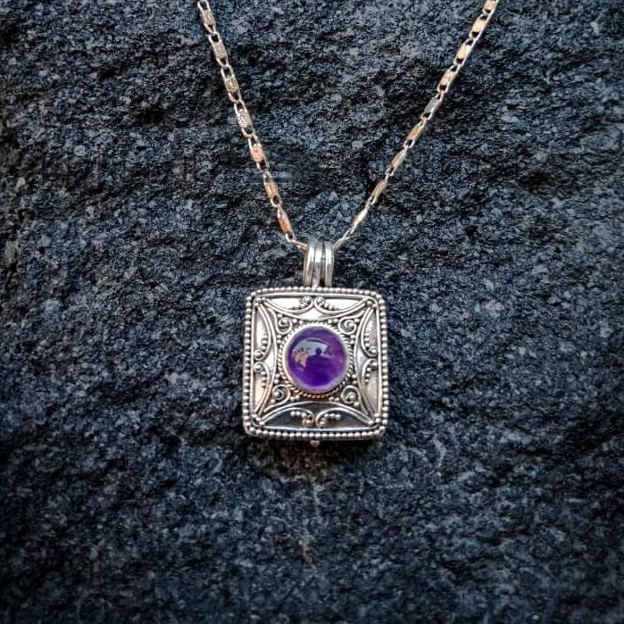 NY-BP007-Box Pendant With Gemstone