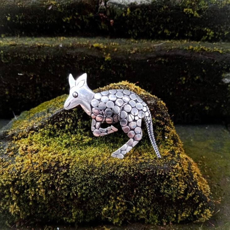 NY-BT007-Big Kangaroo Brooch