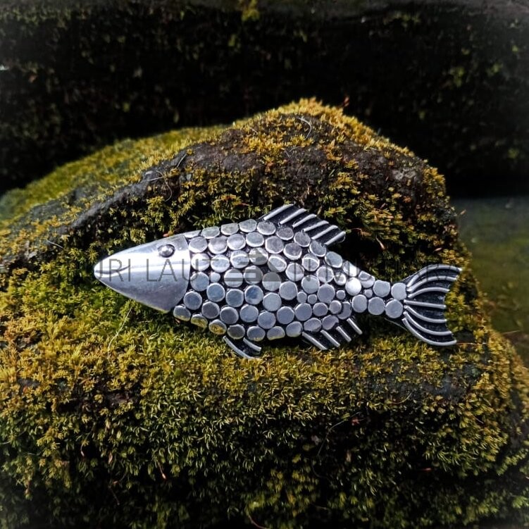 NY-BT015-Big Fish Brooch