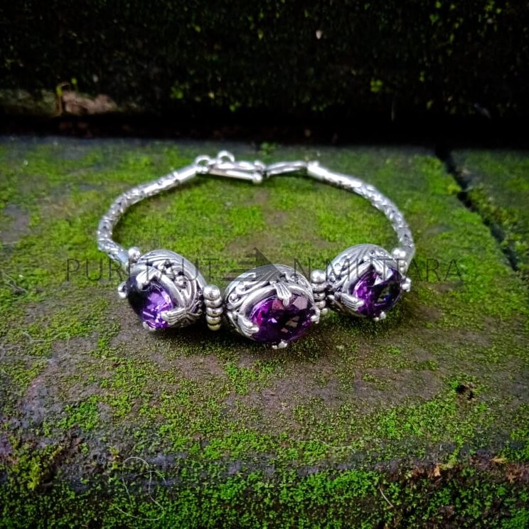 NY-CHB029-Silver Chain Bracelet With Stones