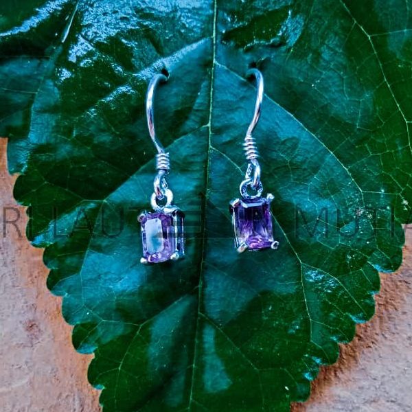 NY-ER036-Simple Prong Earrings