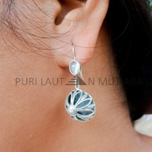 NY-ER064-Dangling Cage Earrings With Gemstone