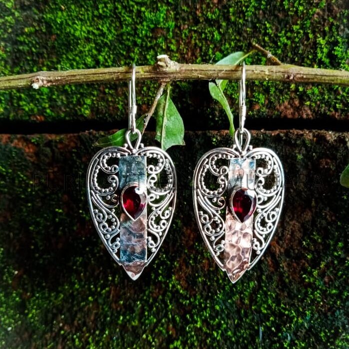 NY-ER073- Heart Shape Filigree With Texture
