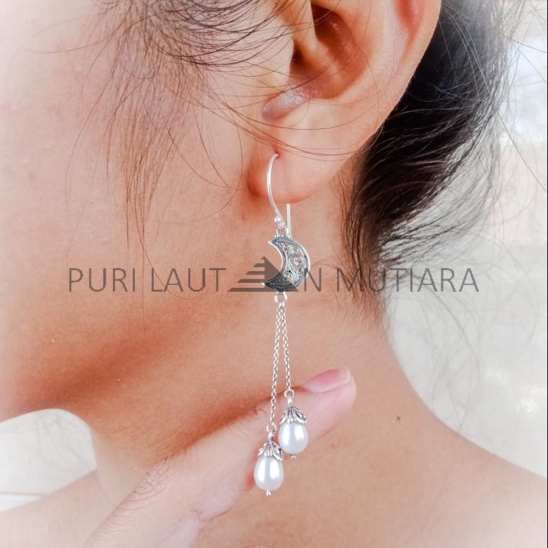 NY-ER117- Half Moon Earring With Pearl Dangling
