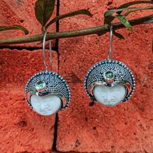 NY-MFER004-Bone Moonface Earring