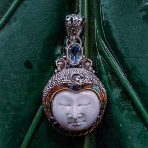 NY-MFPD009-Bone Moonface Pendant