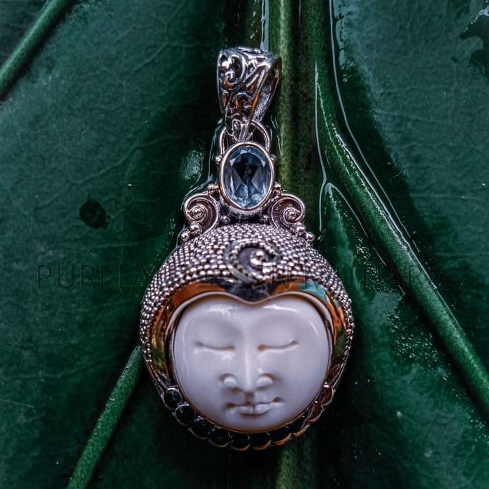 NY-MFPD009-Bone Moonface Pendant