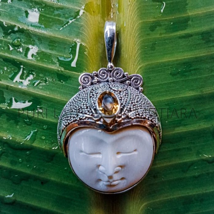 NY-MFPD019-Bone Moonface Pendant