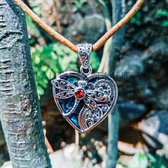 NY-PD005-Hearth Pendant With Dragon Fly