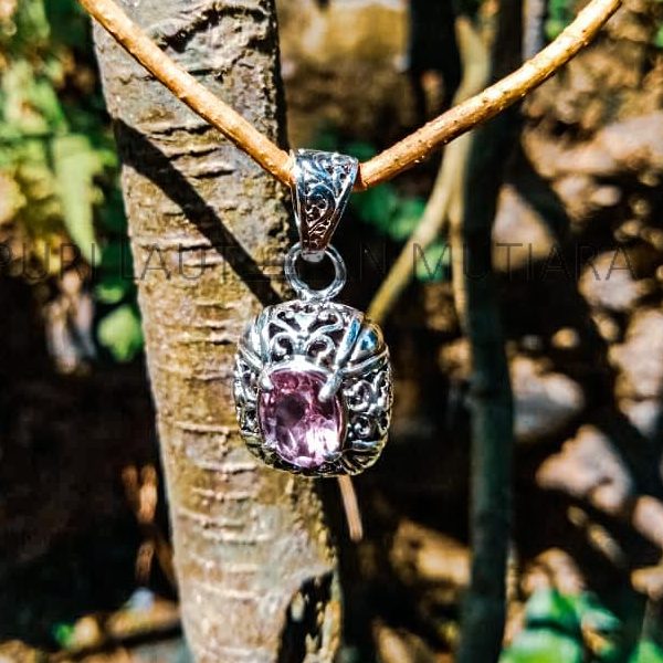 NY-PD009-Gemstone Pendant Prong Setting Ornate Design