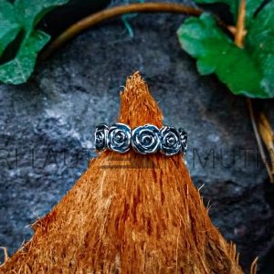 NY-R004-Flower Band Ring