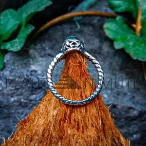 NY-R006-Twisted Band With Cast Gemstone Bezel