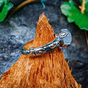 NY-R008-Cast Ornate Ring Band With Petal Setting