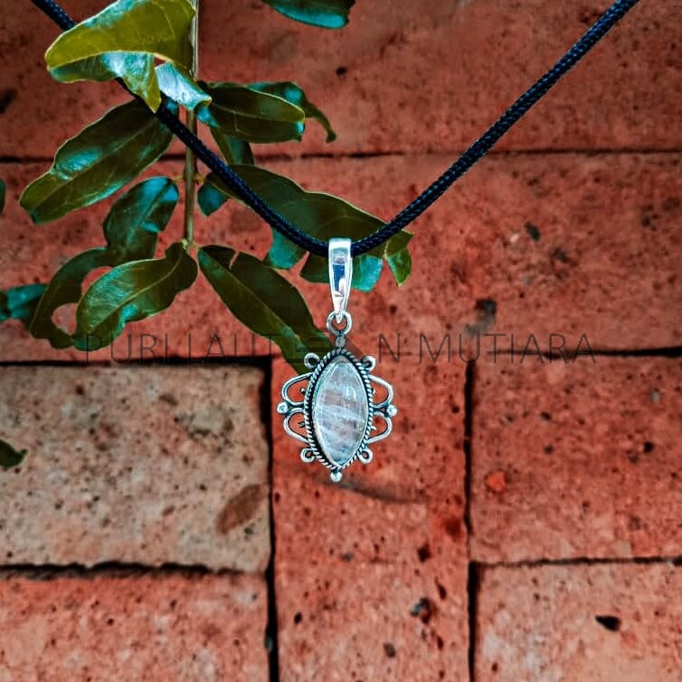PD19013-Gemstone Pendant Marquise Bali Ornate Design